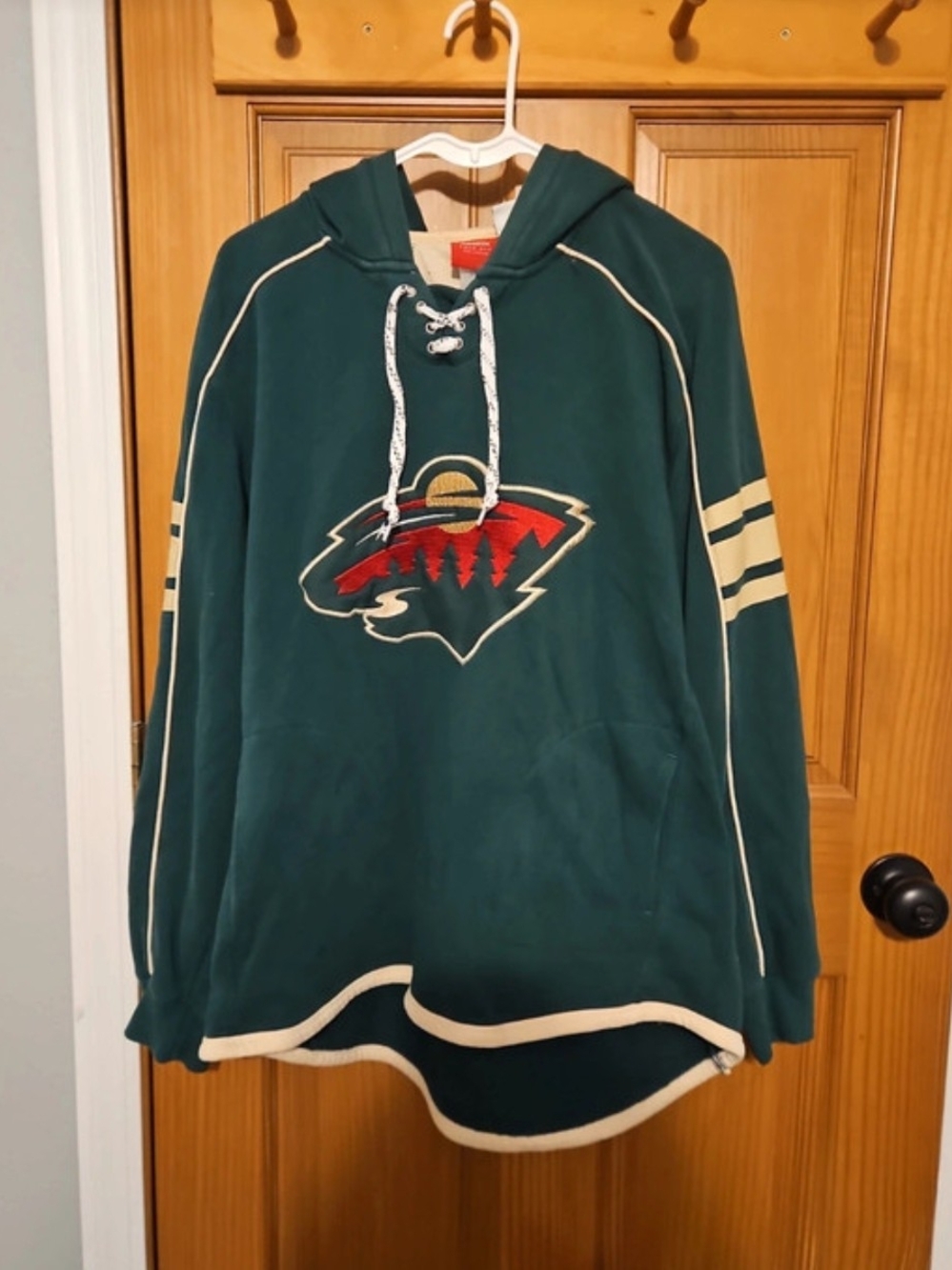 Reebok Green Crewneck Hooded Sweater with Cream Trim and Red Logo